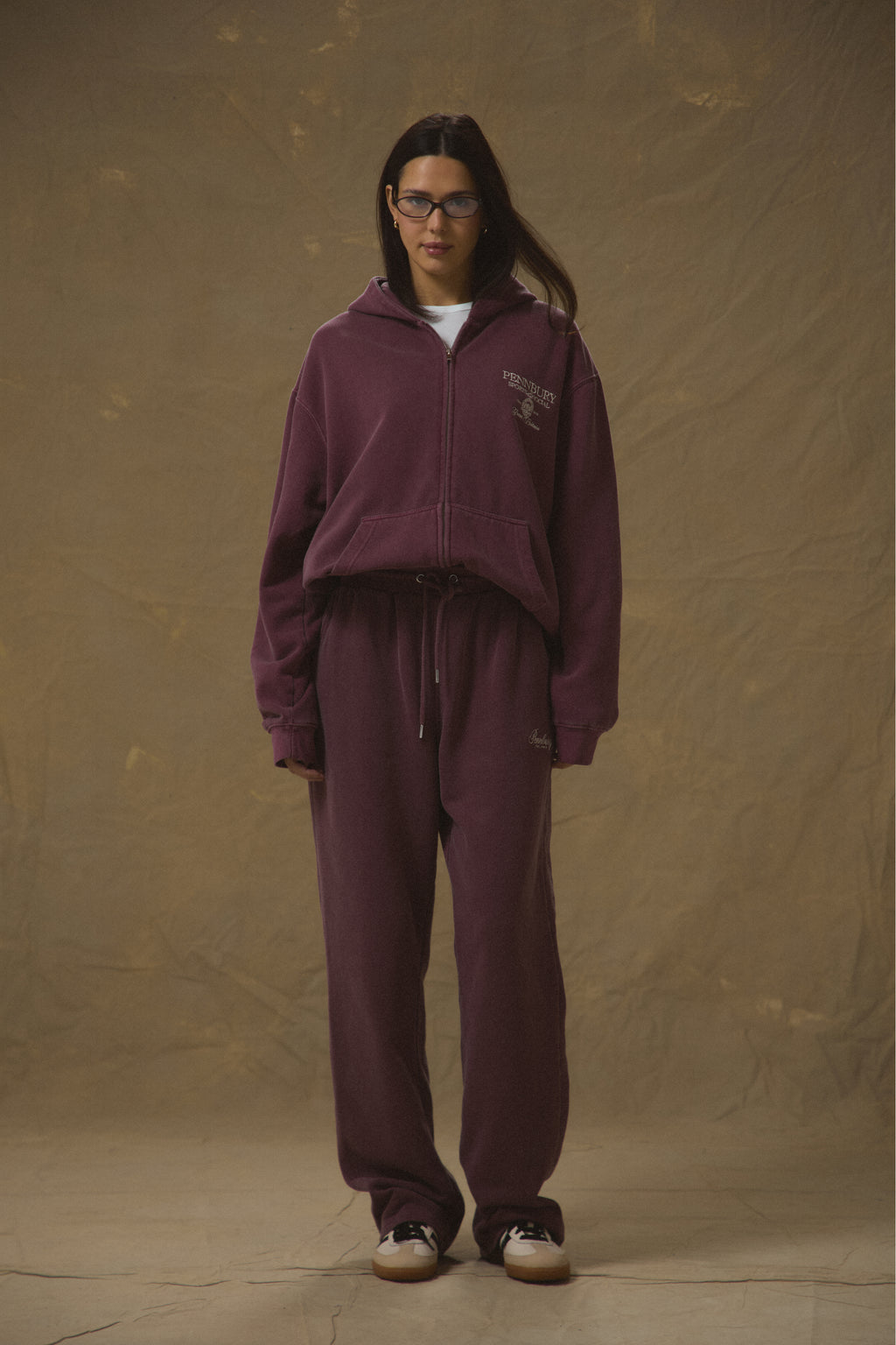 Model wearing Pennbury vintage wine straight leg joggers